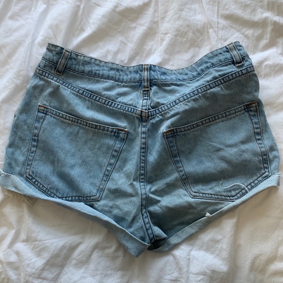 LIGHT WASH BLUE NON RIPPED DENIM SHORTS - Picture 2 of 4